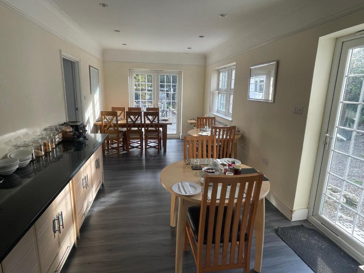 Oakhurst Gatwick B&B 크롤리 외부 사진