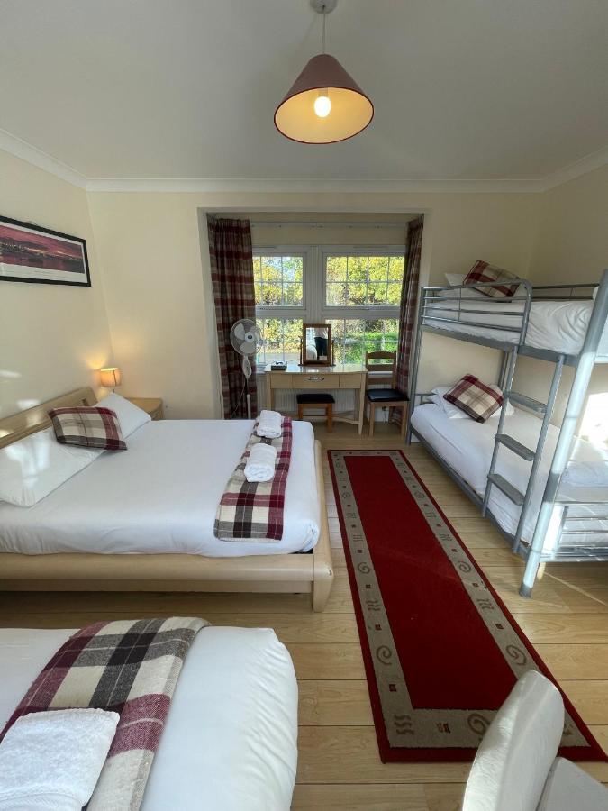 Oakhurst Gatwick B&B 크롤리 외부 사진