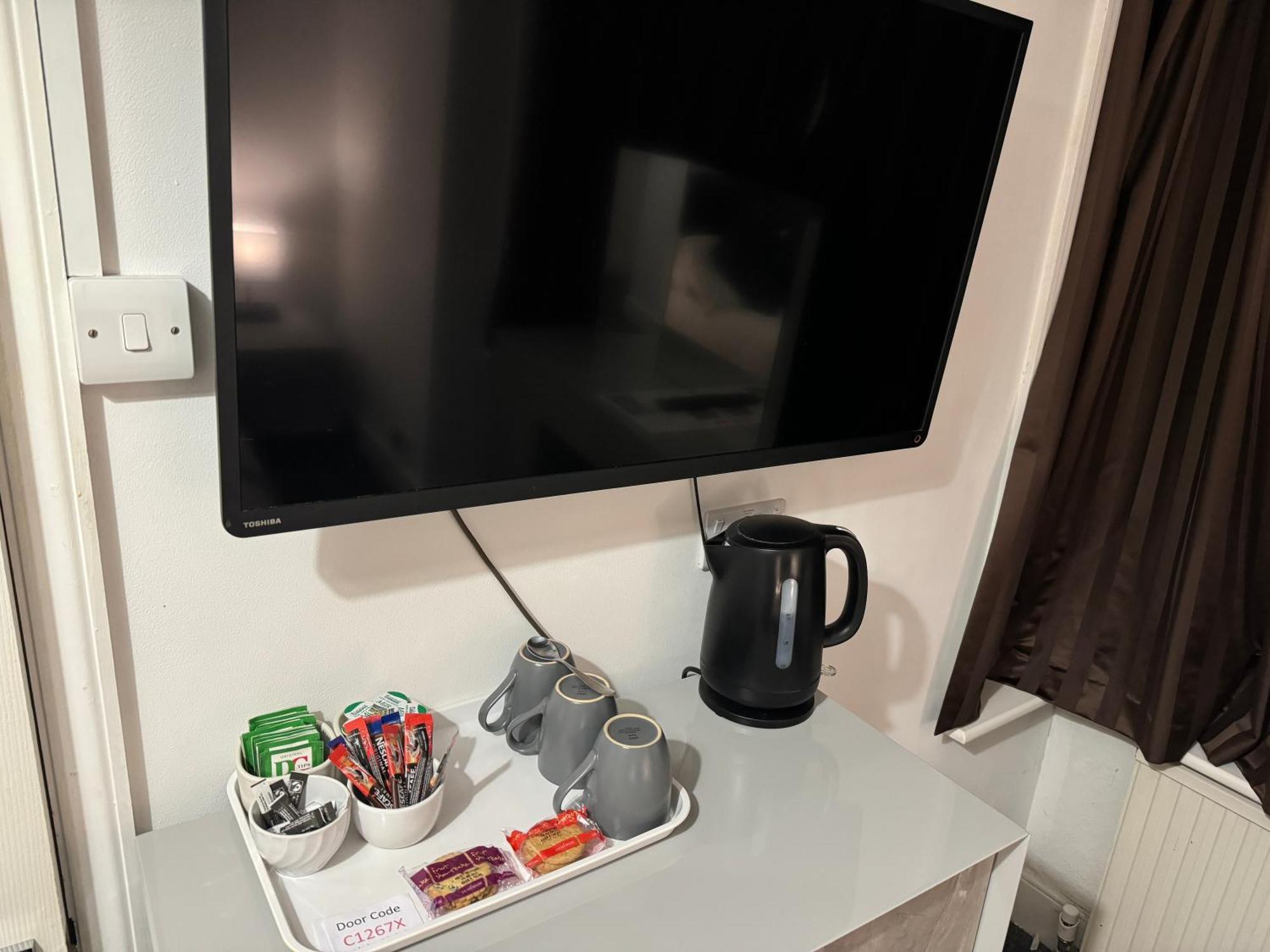 Oakhurst Gatwick B&B 크롤리 외부 사진