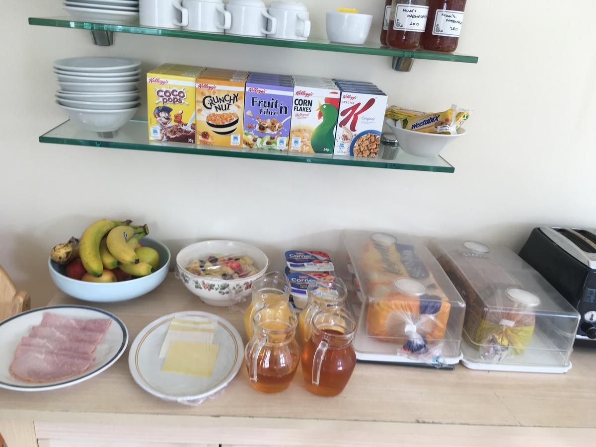 Oakhurst Gatwick B&B 크롤리 외부 사진