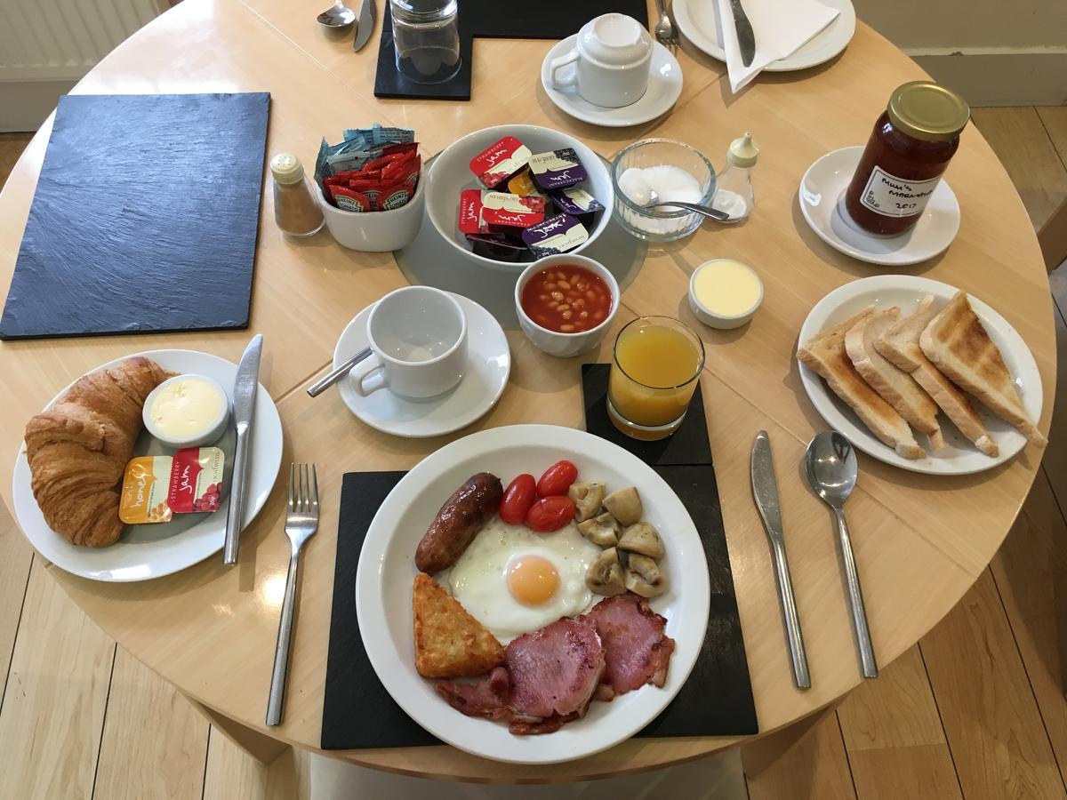 Oakhurst Gatwick B&B 크롤리 외부 사진